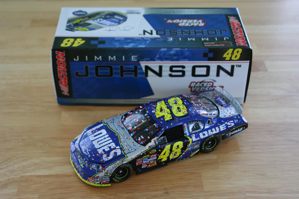 jimmie johnson 2006 diecast